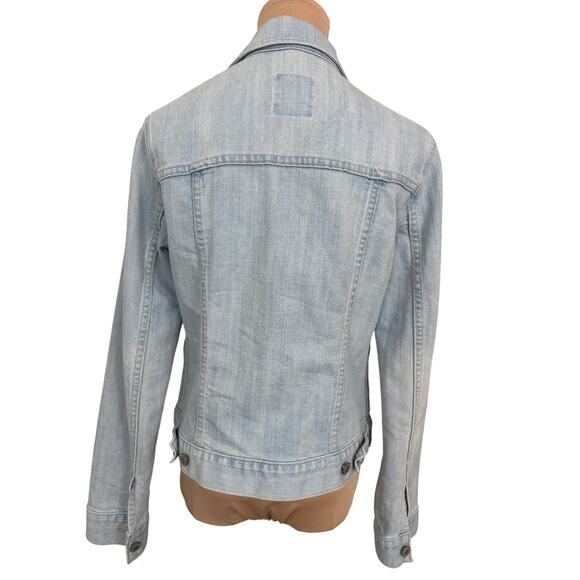 Old Navy Light Wash Jean Jacket Medium Classic Denim Layering Piece - Picture 3 of 4